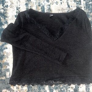 Cropped black top with lace